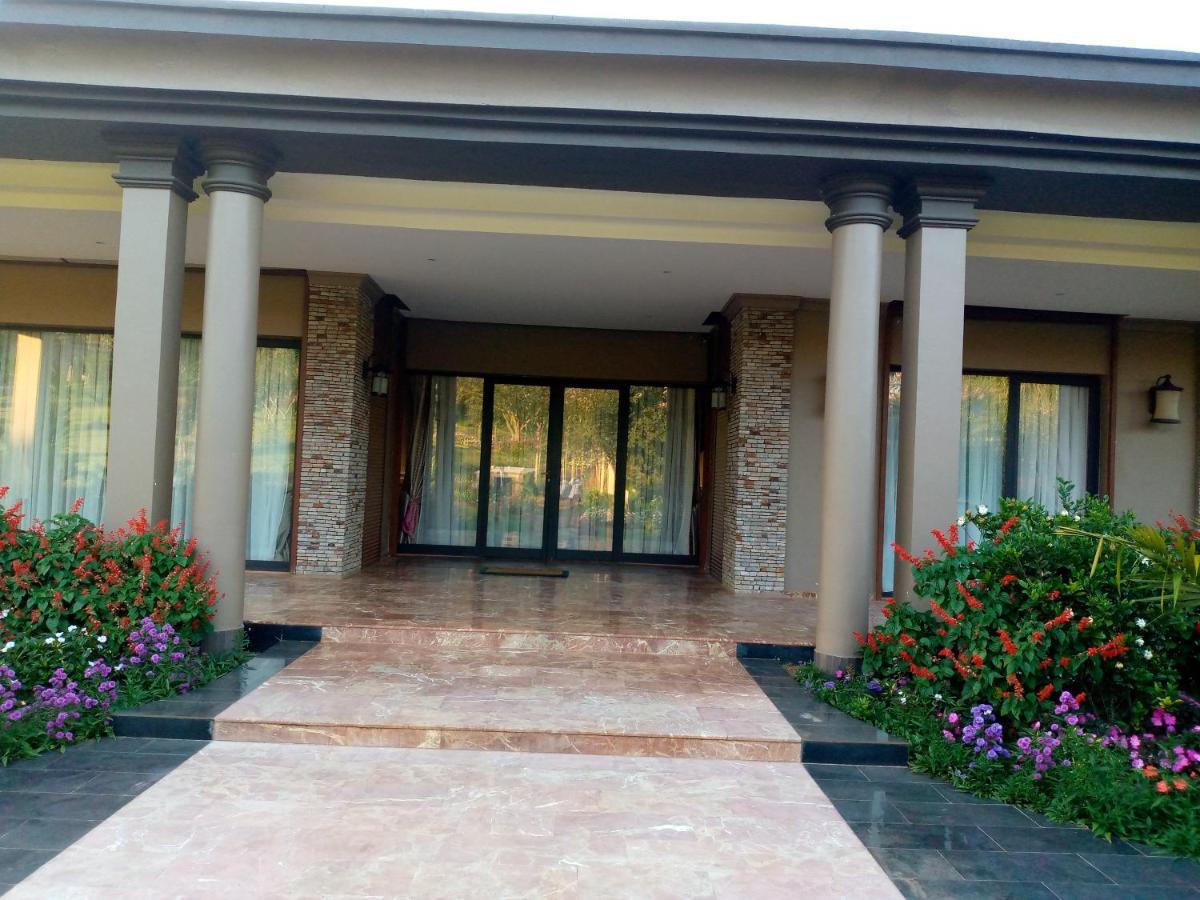 Tagidor Garden Resort And Spa Bangou Exterior photo